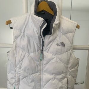 North face ladies, puffy vest